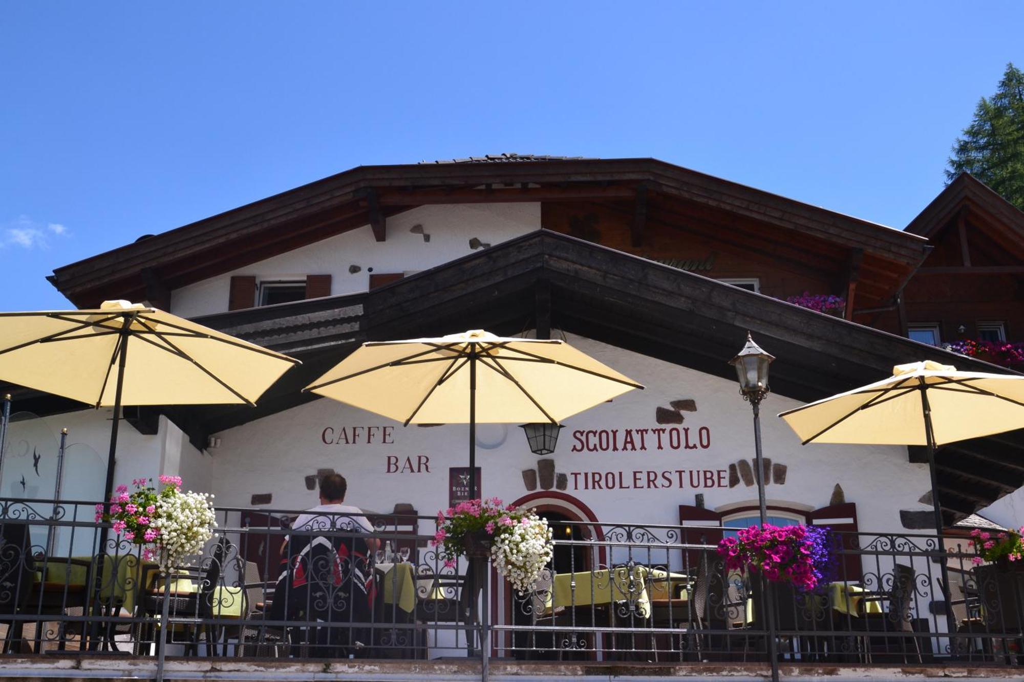 Hotel Scoiattolo เซลวาดีวัลการ์เดนา ภายนอก รูปภาพ